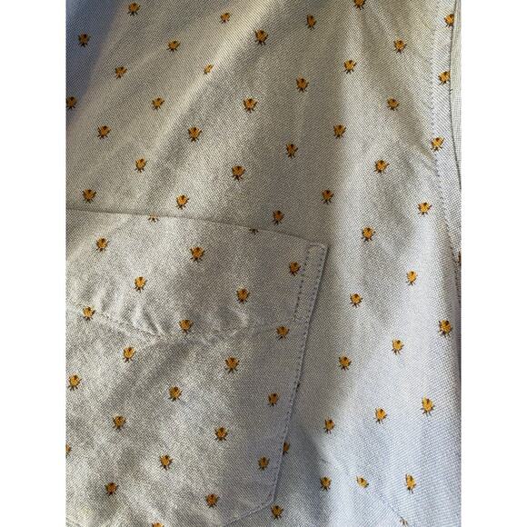 Women's Large Button Up Collared Blouse Featuring Soft Florals - Picture 4 of 4